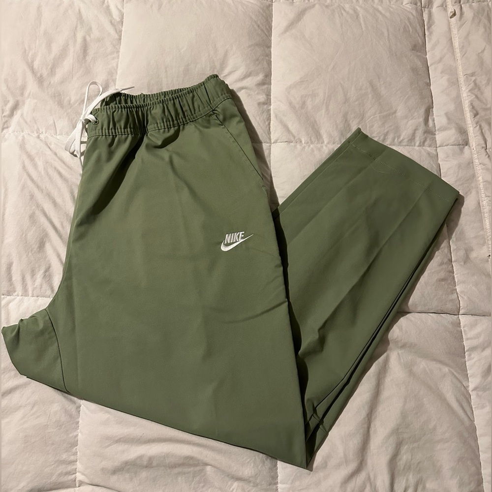 Nike Men's Green Pants